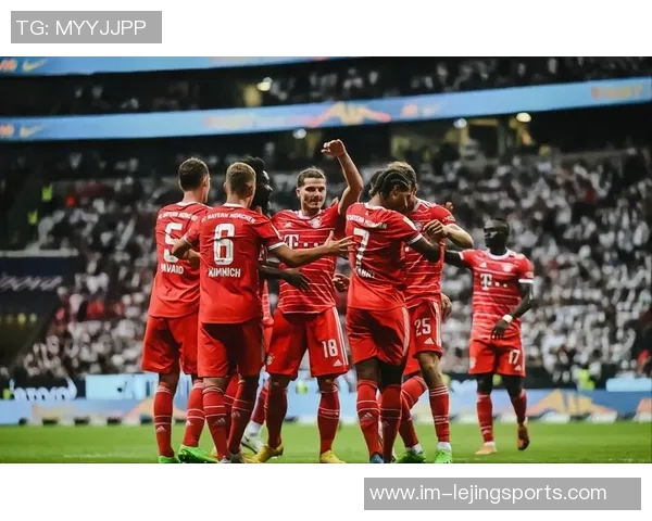 德甲第10轮最佳后卫表现惊艳12场打入6球多基终结拜仁纪录